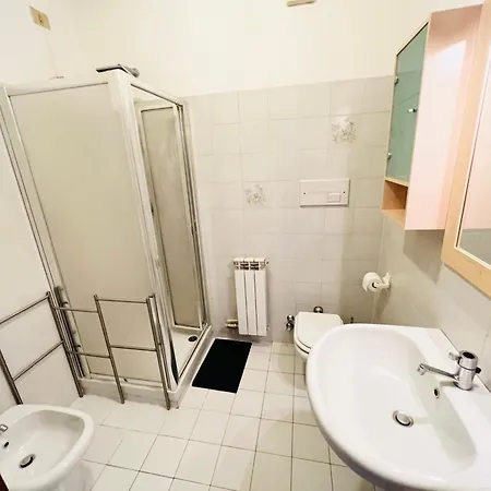 Very Big With 2 Balcony In Navigli District アパート ミラノ