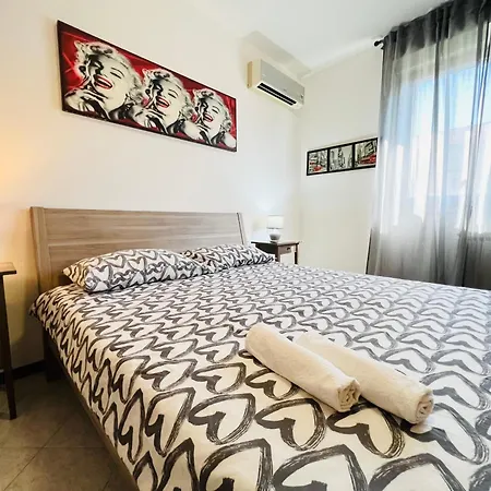 Very Big With 2 Balcony In Navigli District * ミラノ