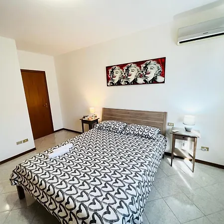 アパート Very Big With 2 Balcony In Navigli District ミラノ