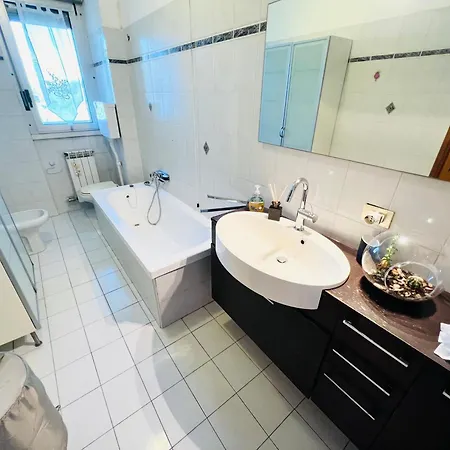 アパート Very Big With 2 Balcony In Navigli District *